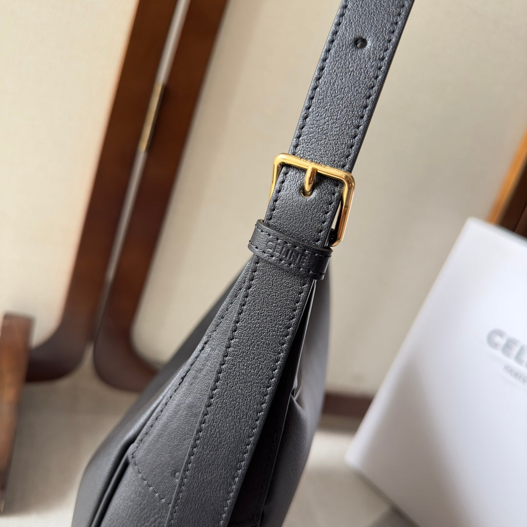 CEL_ 1NE HEL_0ISE cow leather handbag