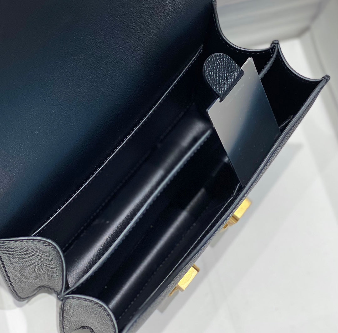 ππ¨π§π¬πππ§ππ H&er