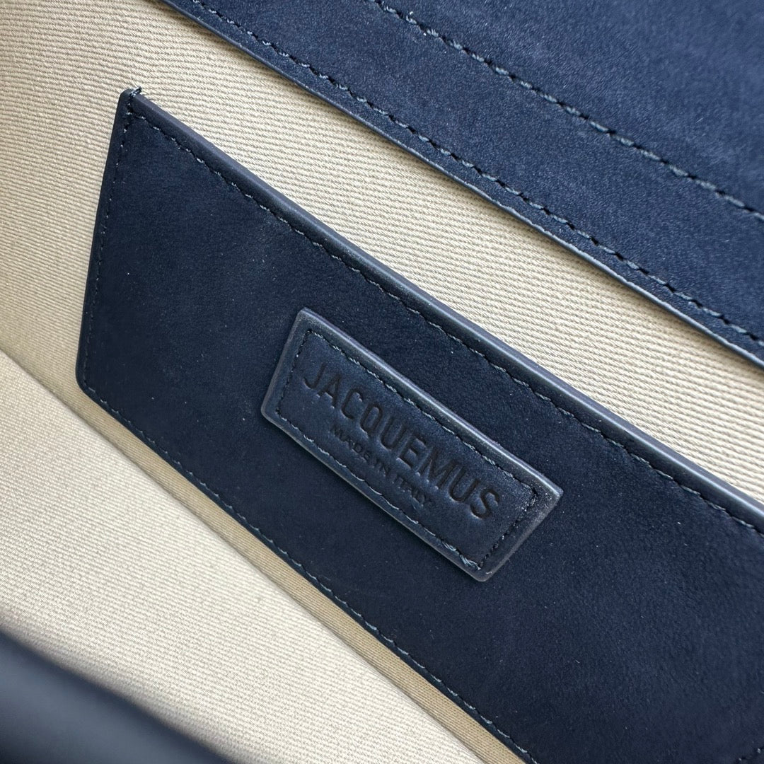 Jacquemus bamnino crossbody bag