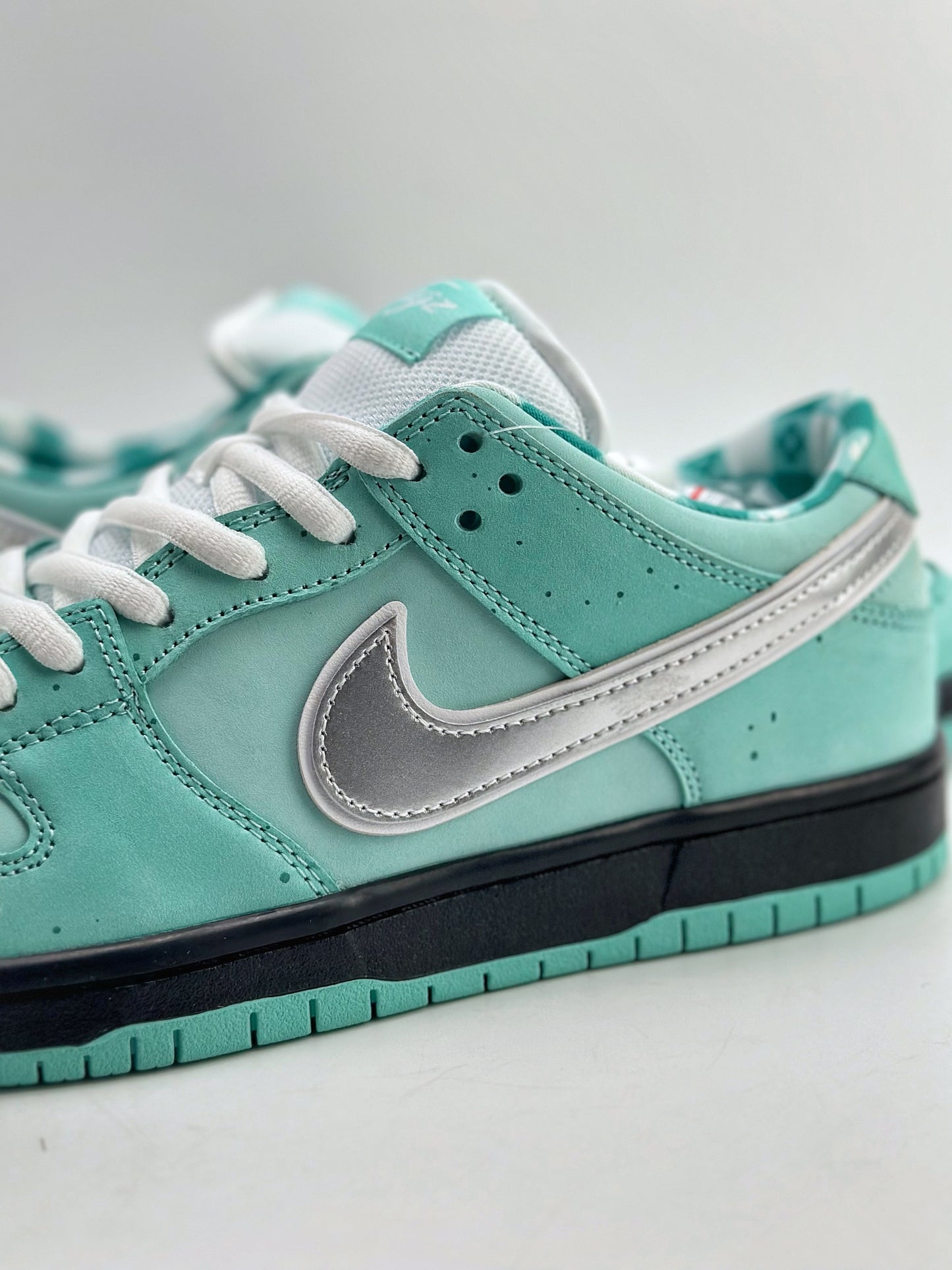 SB Dunk Low x Concepts "Tiffany Lobster"