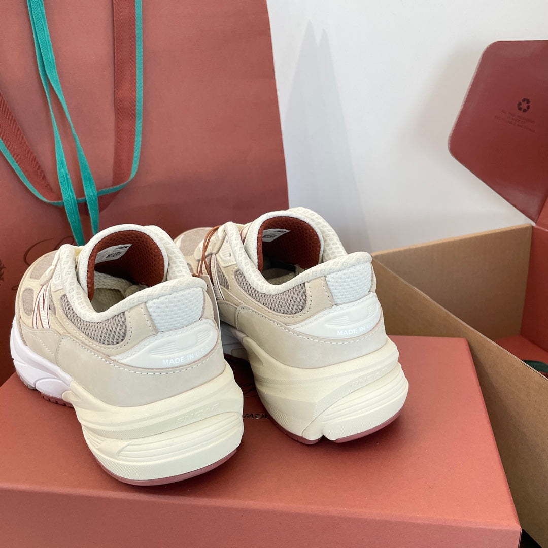 ππ¨π«0 ππ’ππ§πβπππ° πππ₯ππ§ππ 990 V6 co-branded limited edition