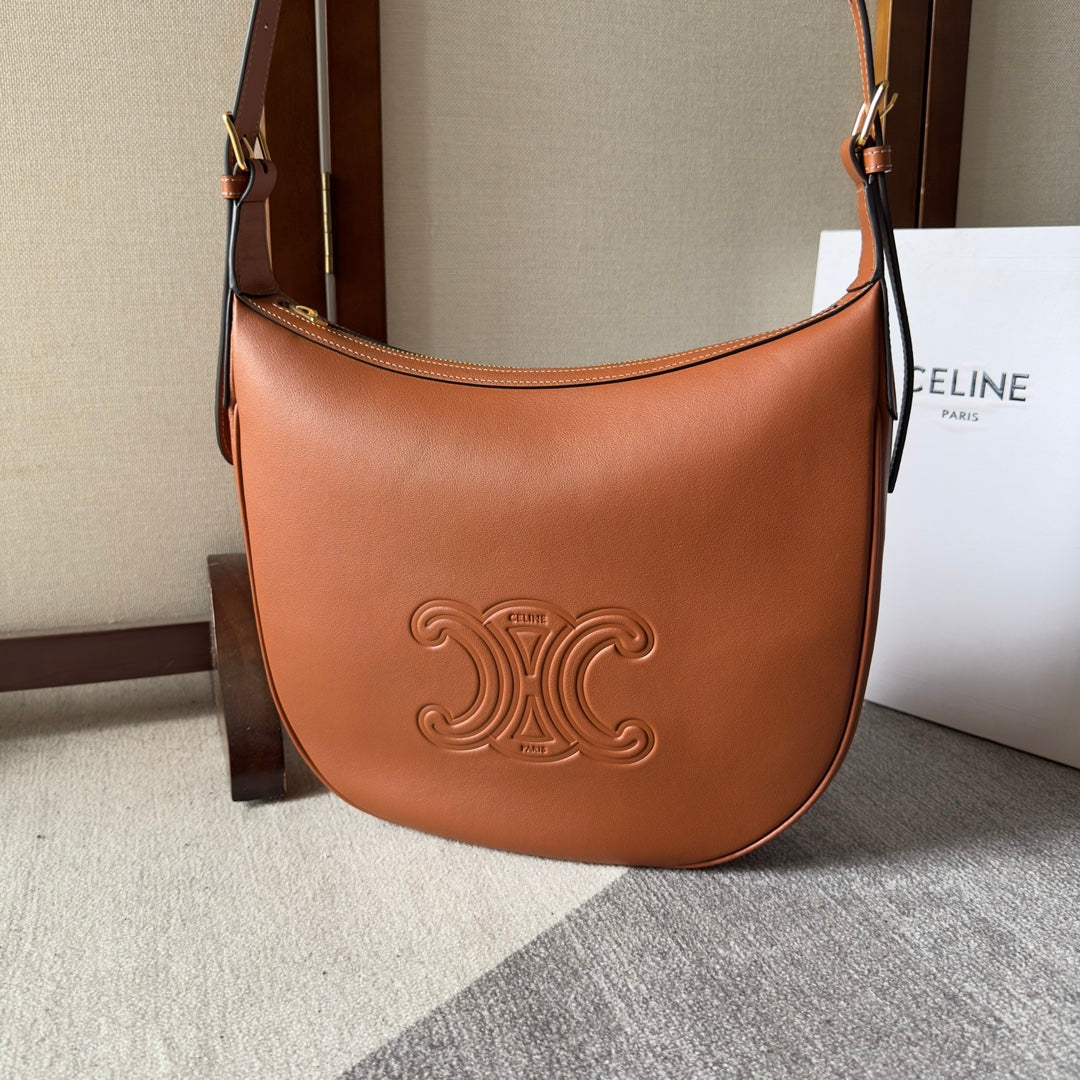 CEL_ 1NE HEL_0ISE cow leather handbag