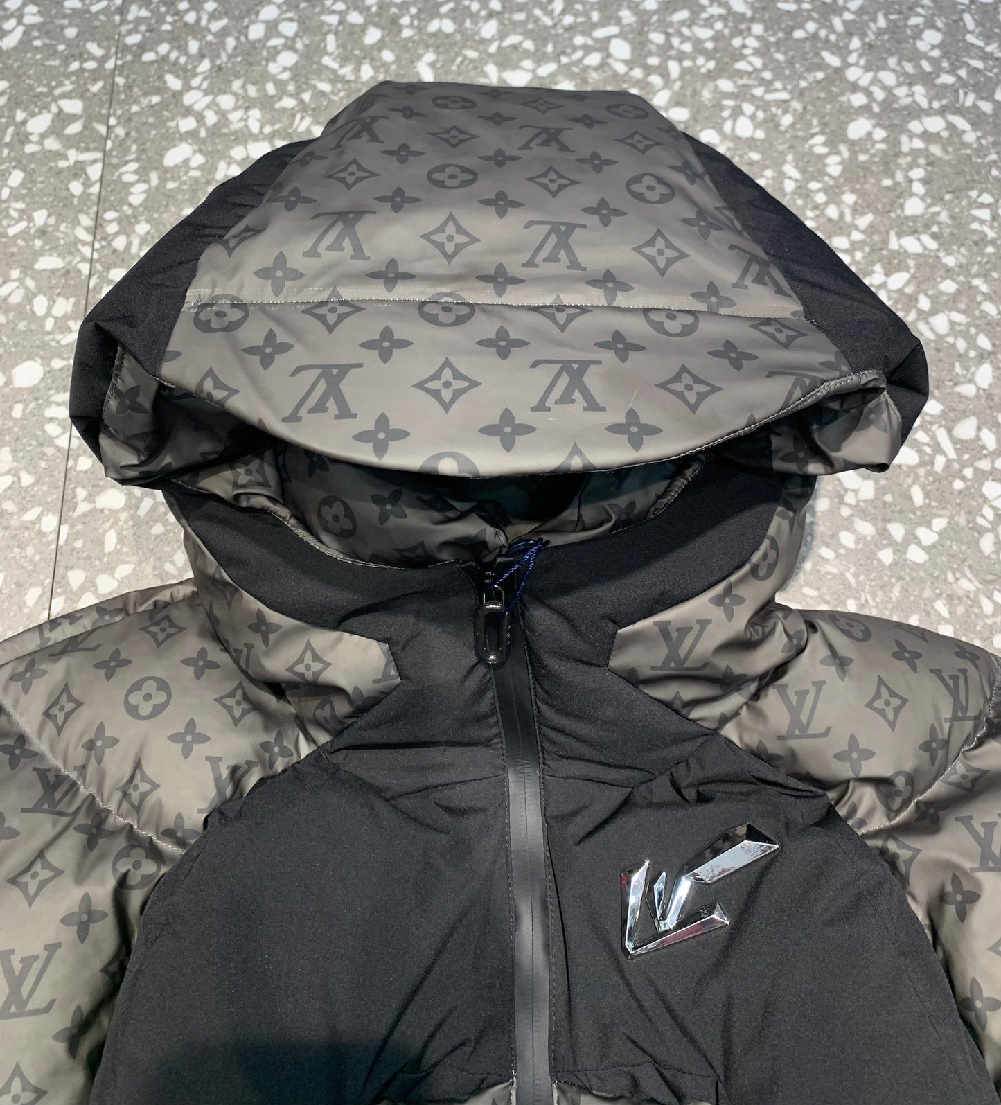 1V Down Jacket