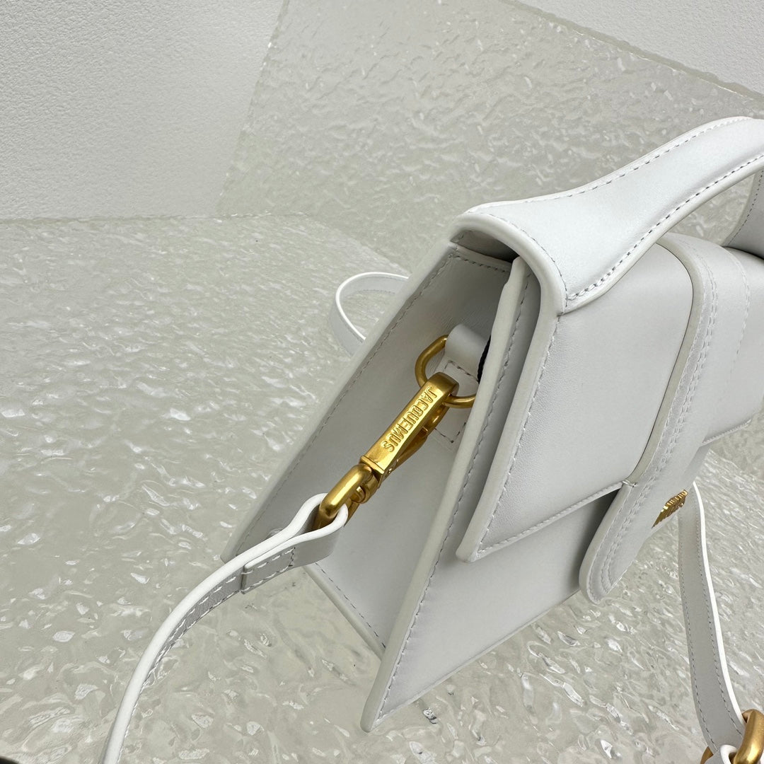 Jacquemus bamnino crossbody bag