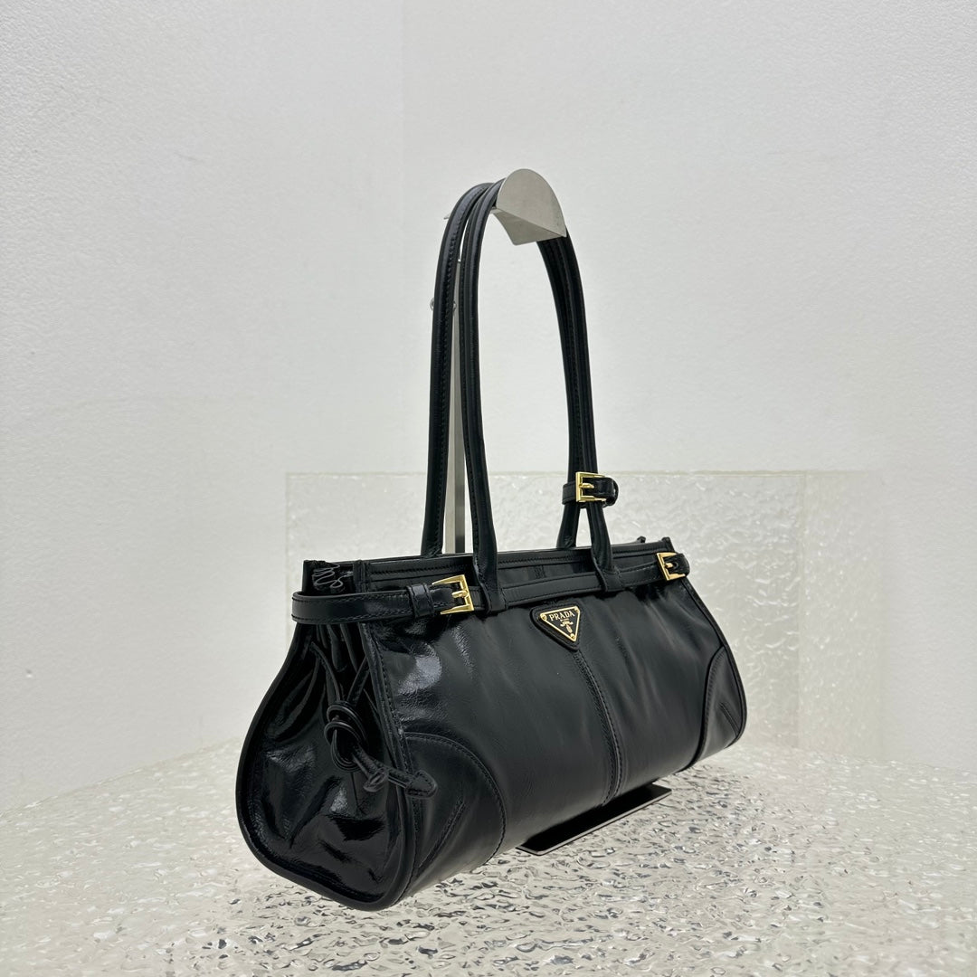 𝐏𝐫𝐚𝐝𝐚 Lus Solf crossbody bag