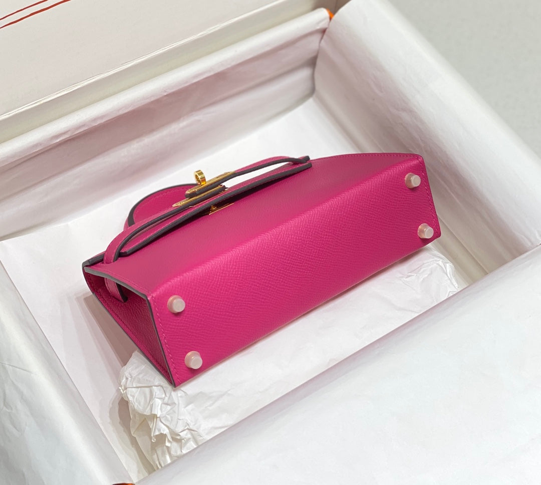 𝙈𝙞𝙣𝙞 𝙆𝙚𝙡𝙡𝙮