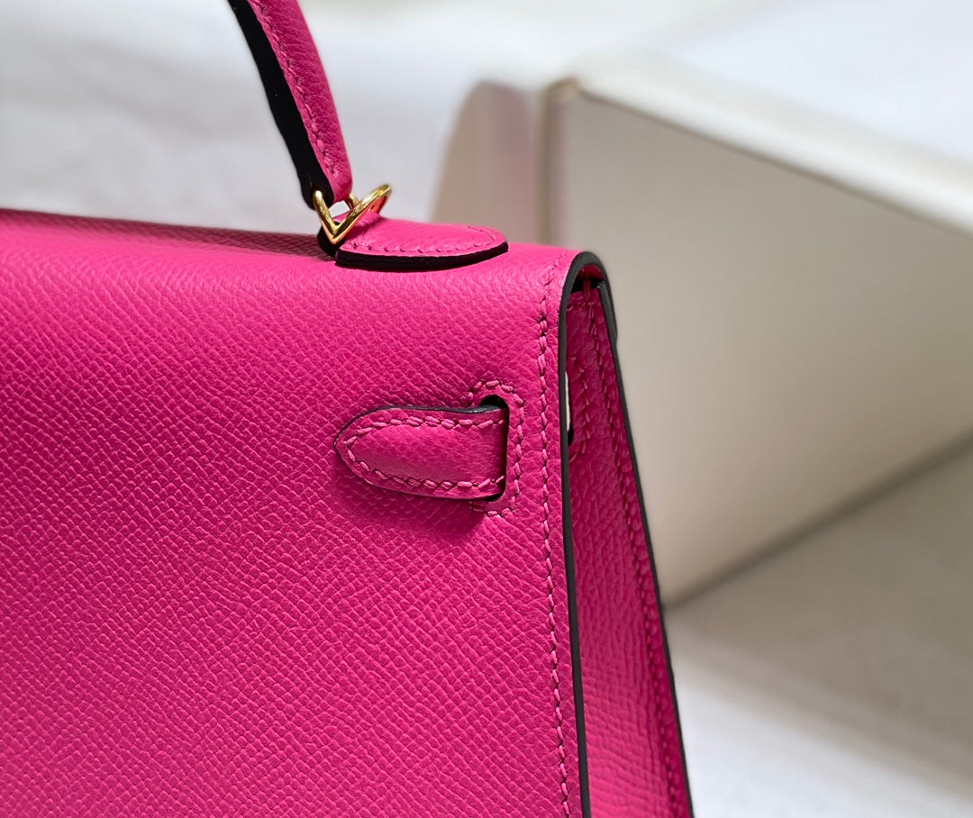 𝙈𝙞𝙣𝙞 𝙆𝙚𝙡𝙡𝙮