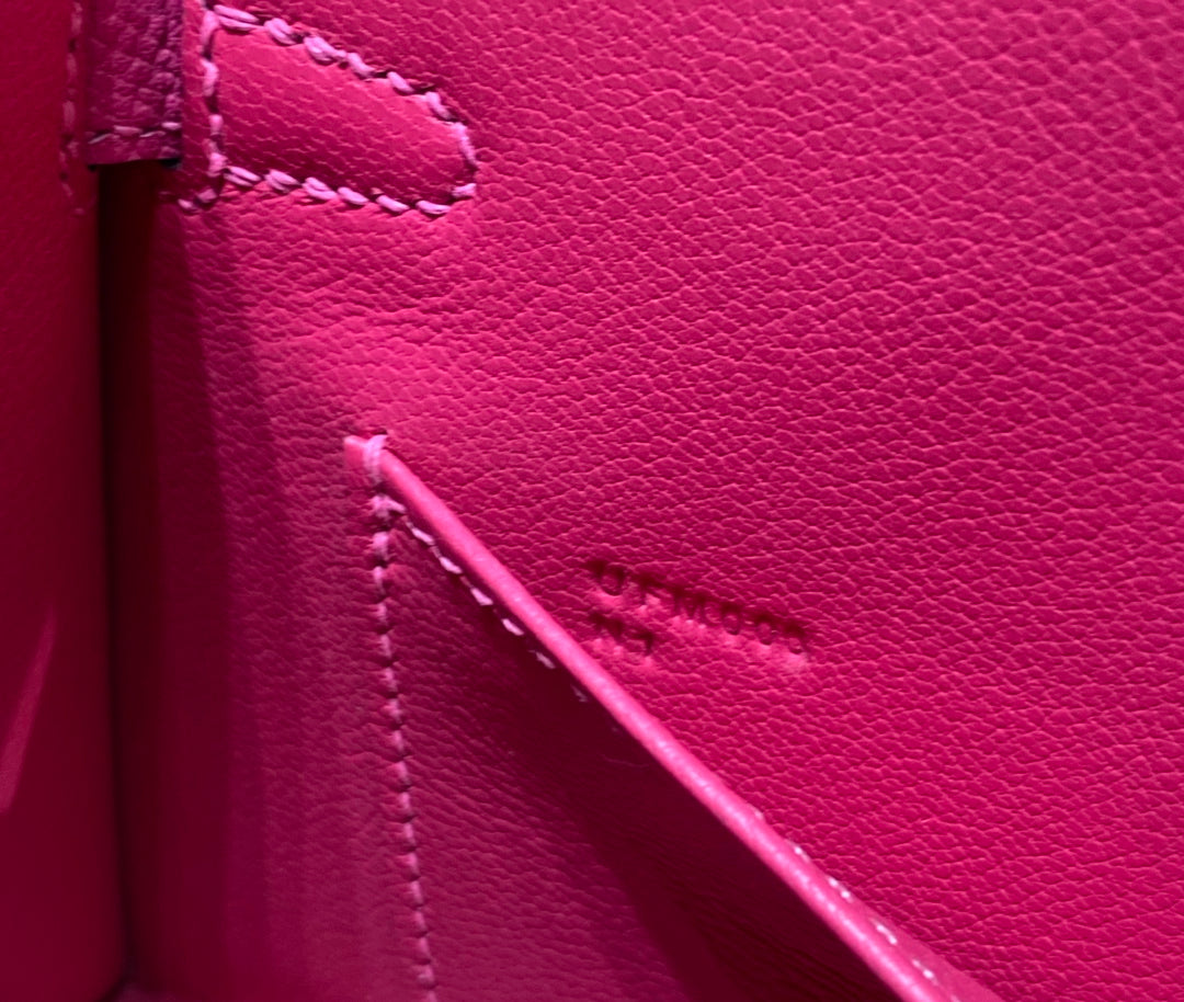 𝙈𝙞𝙣𝙞 𝙆𝙚𝙡𝙡𝙮