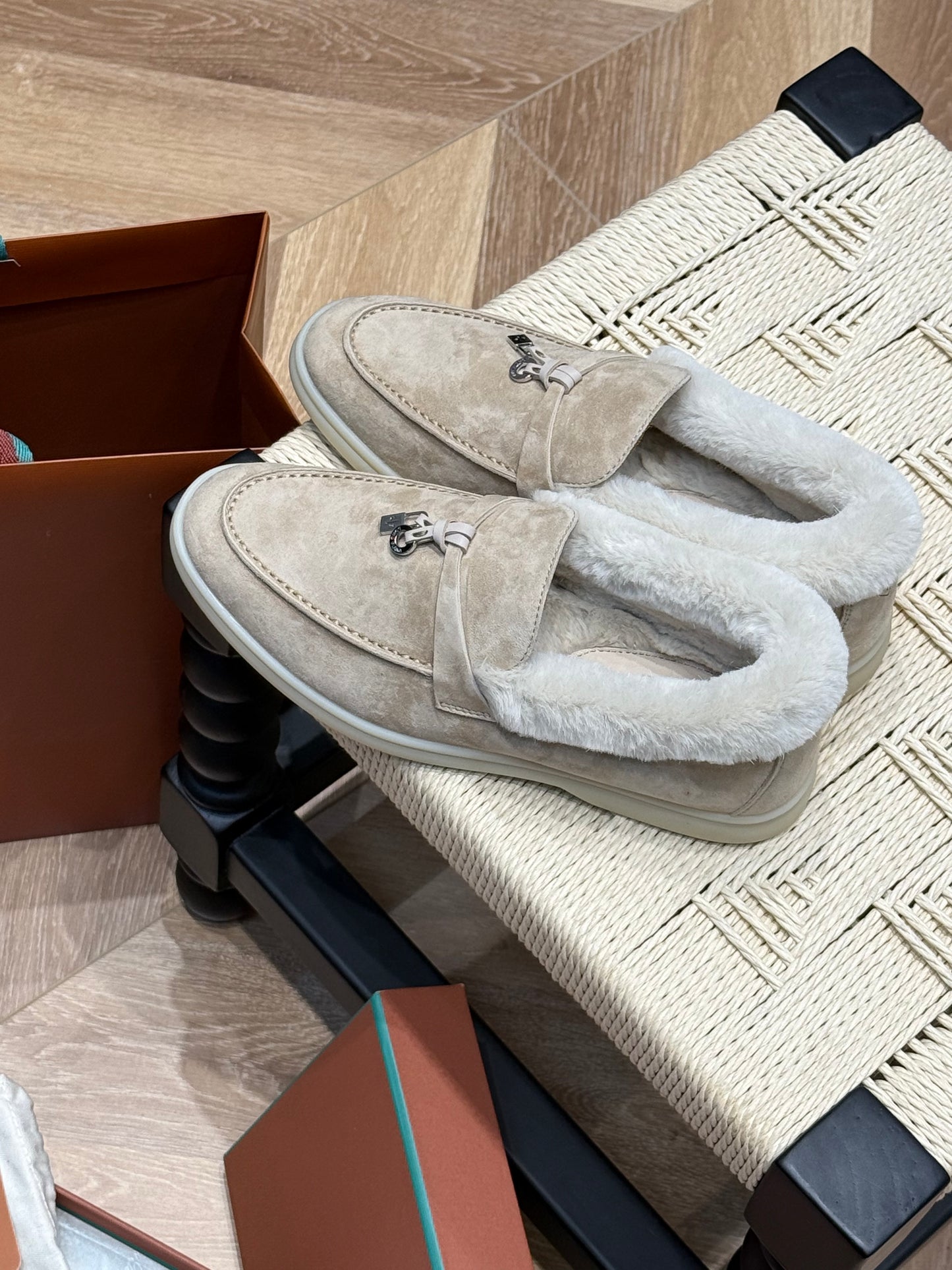 𝐋𝐏 𝐒𝐮𝐦𝐦𝐞𝐫 𝐂𝐡𝐚𝐫𝐦𝐬 𝐖𝐚𝐥𝐤