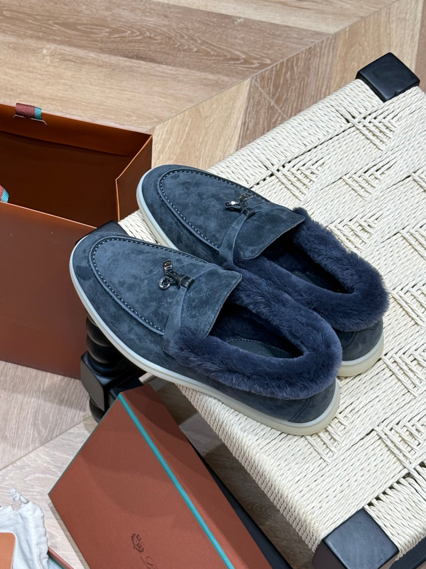 𝐋𝐏 𝐒𝐮𝐦𝐦𝐞𝐫 𝐂𝐡𝐚𝐫𝐦𝐬 𝐖𝐚𝐥𝐤