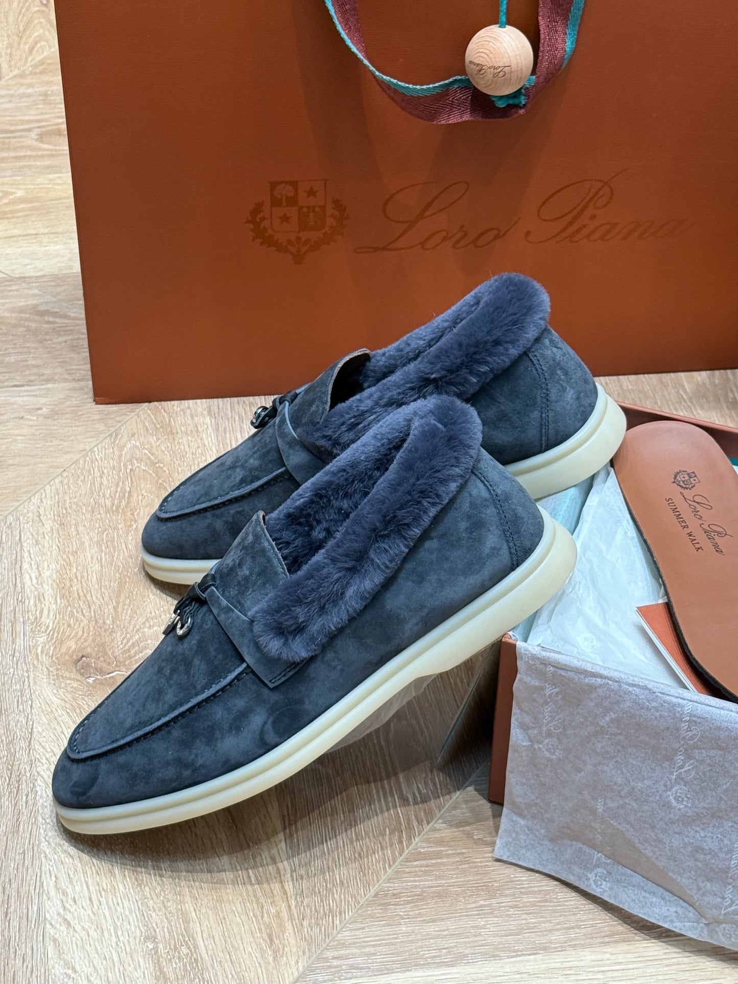 𝐋𝐏 𝐒𝐮𝐦𝐦𝐞𝐫 𝐂𝐡𝐚𝐫𝐦𝐬 𝐖𝐚𝐥𝐤