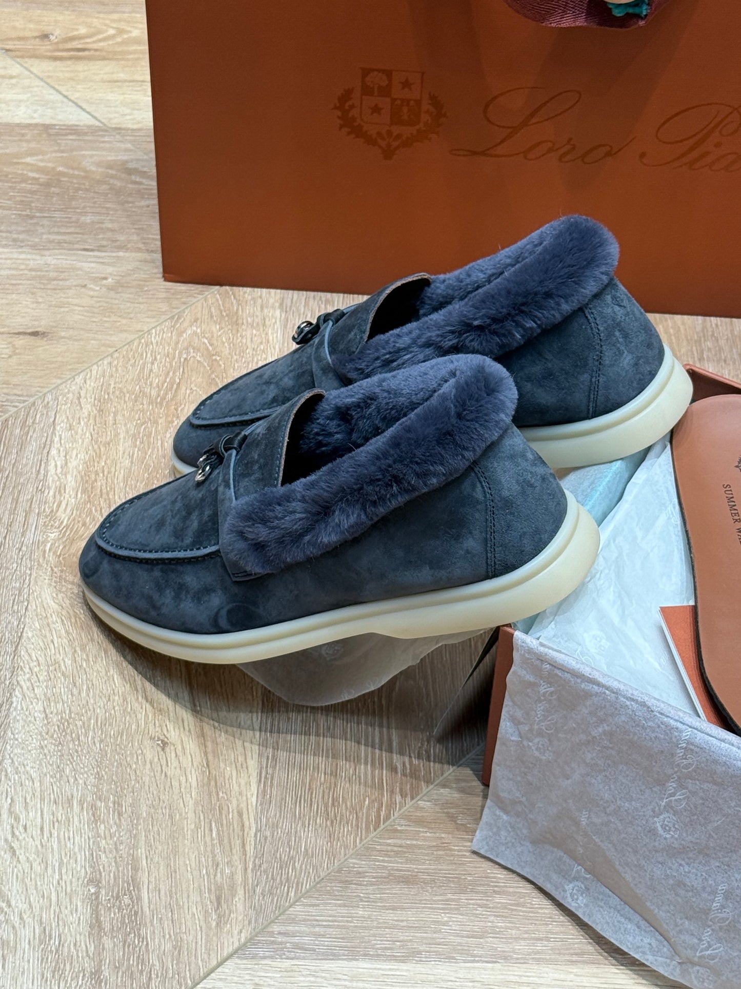 𝐋𝐏 𝐒𝐮𝐦𝐦𝐞𝐫 𝐂𝐡𝐚𝐫𝐦𝐬 𝐖𝐚𝐥𝐤