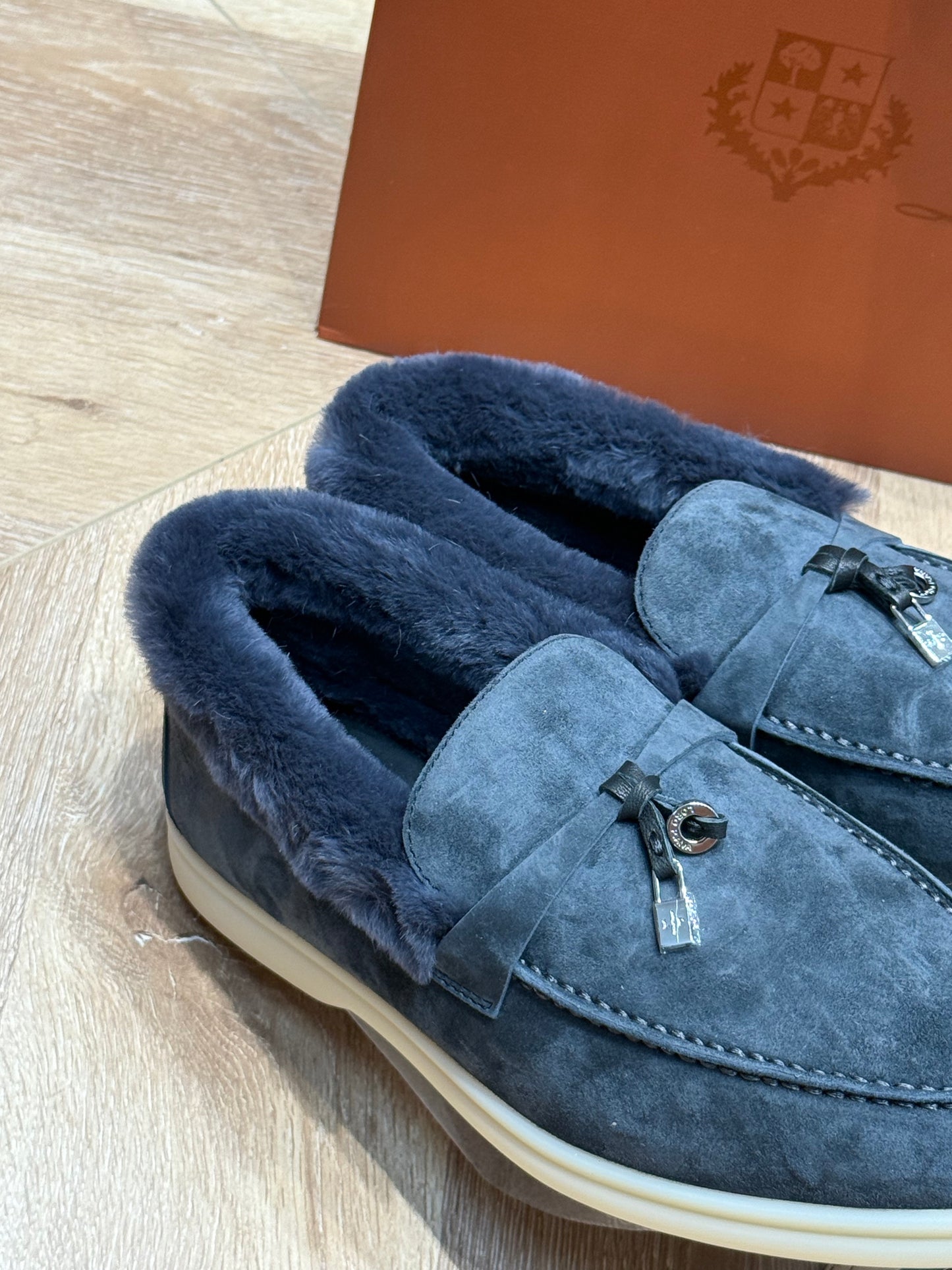 𝐋𝐏 𝐒𝐮𝐦𝐦𝐞𝐫 𝐂𝐡𝐚𝐫𝐦𝐬 𝐖𝐚𝐥𝐤