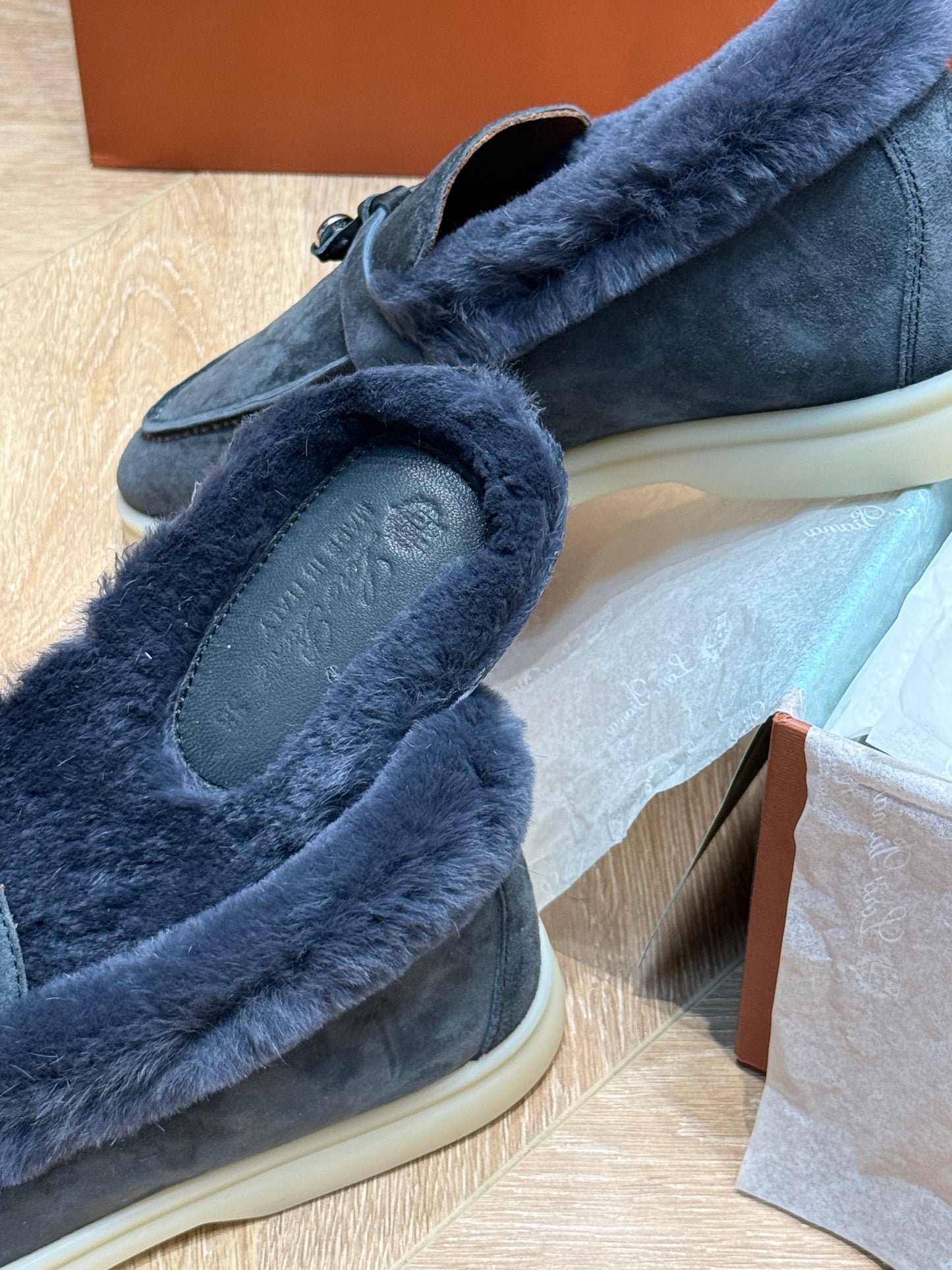 𝐋𝐏 𝐒𝐮𝐦𝐦𝐞𝐫 𝐂𝐡𝐚𝐫𝐦𝐬 𝐖𝐚𝐥𝐤