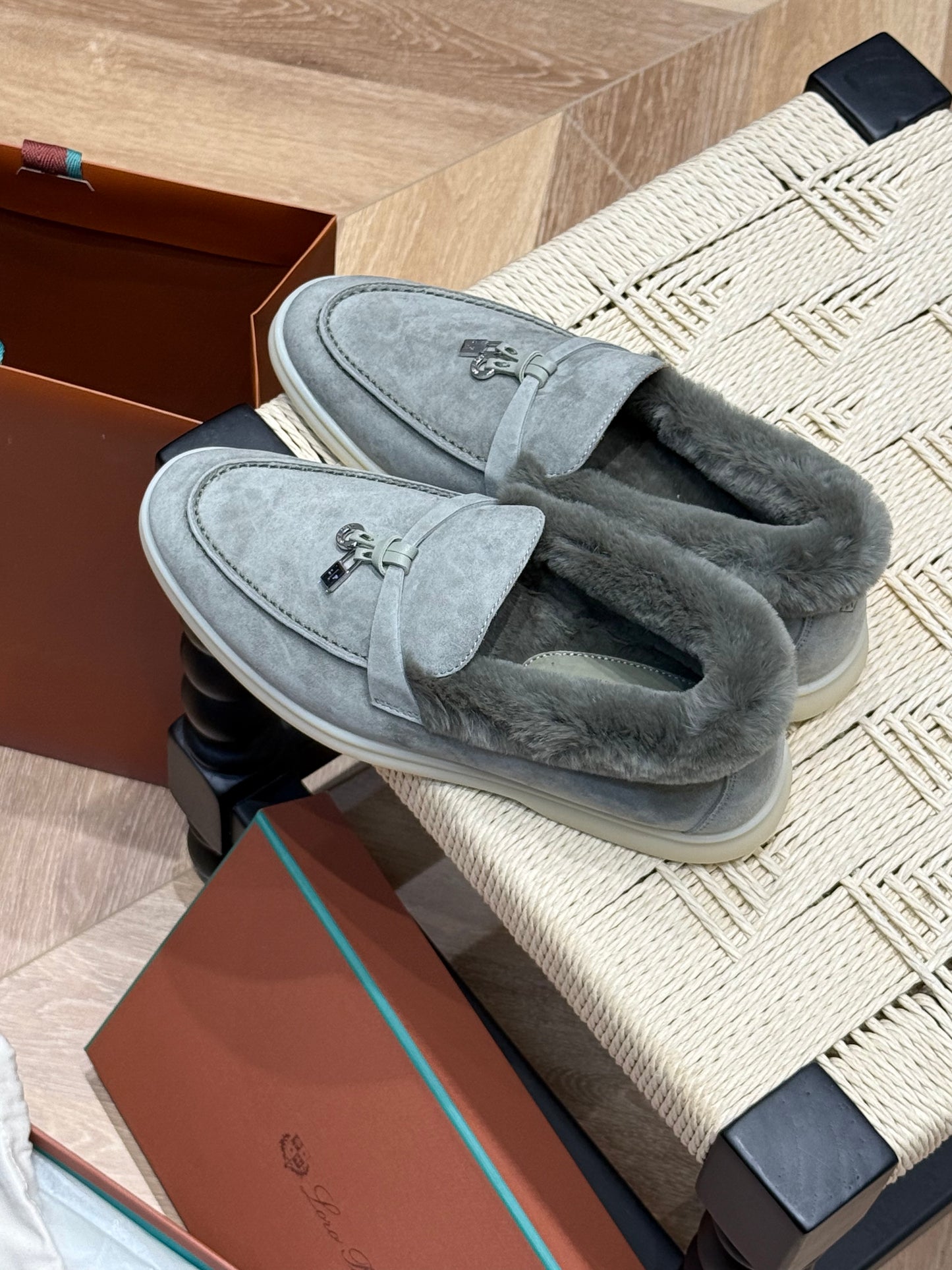 𝐋𝐏 𝐒𝐮𝐦𝐦𝐞𝐫 𝐂𝐡𝐚𝐫𝐦𝐬 𝐖𝐚𝐥𝐤