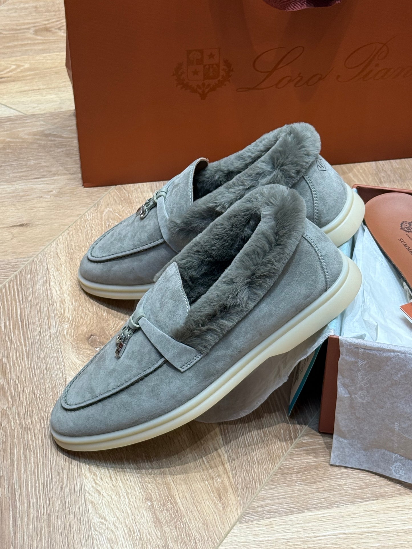 𝐋𝐏 𝐒𝐮𝐦𝐦𝐞𝐫 𝐂𝐡𝐚𝐫𝐦𝐬 𝐖𝐚𝐥𝐤