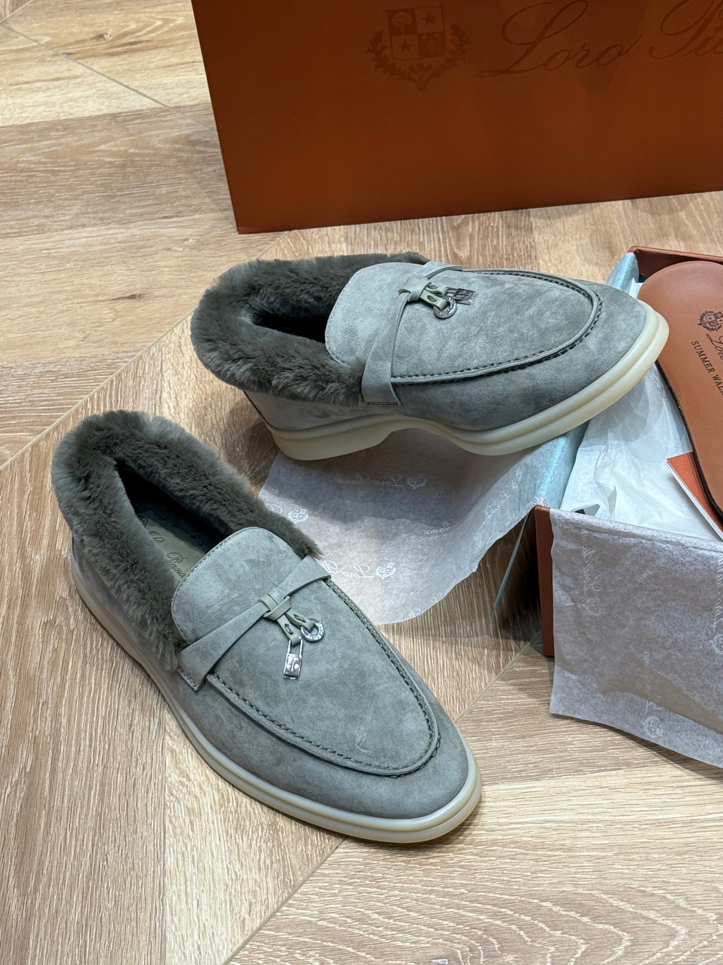 𝐋𝐏 𝐒𝐮𝐦𝐦𝐞𝐫 𝐂𝐡𝐚𝐫𝐦𝐬 𝐖𝐚𝐥𝐤