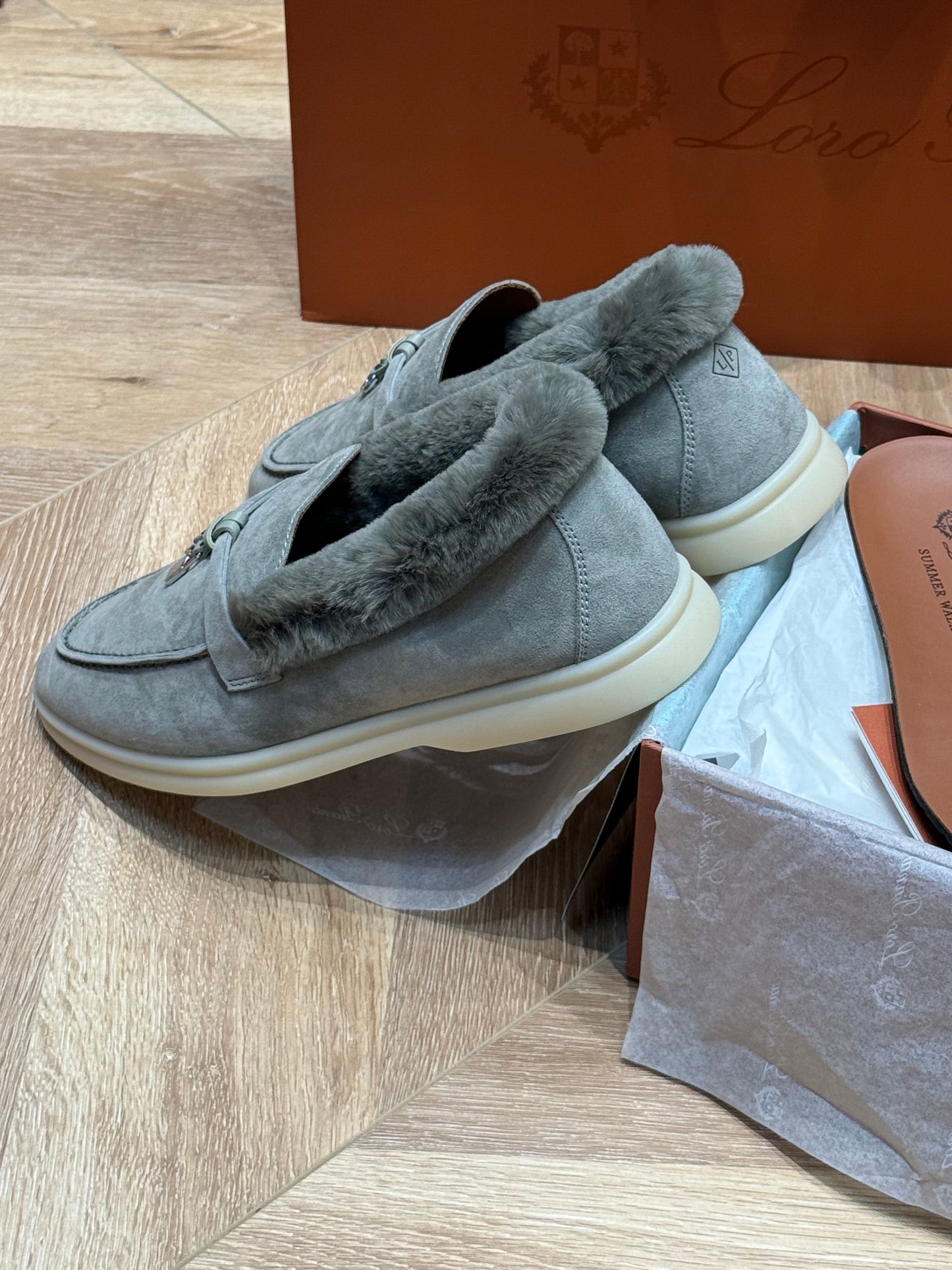 𝐋𝐏 𝐒𝐮𝐦𝐦𝐞𝐫 𝐂𝐡𝐚𝐫𝐦𝐬 𝐖𝐚𝐥𝐤