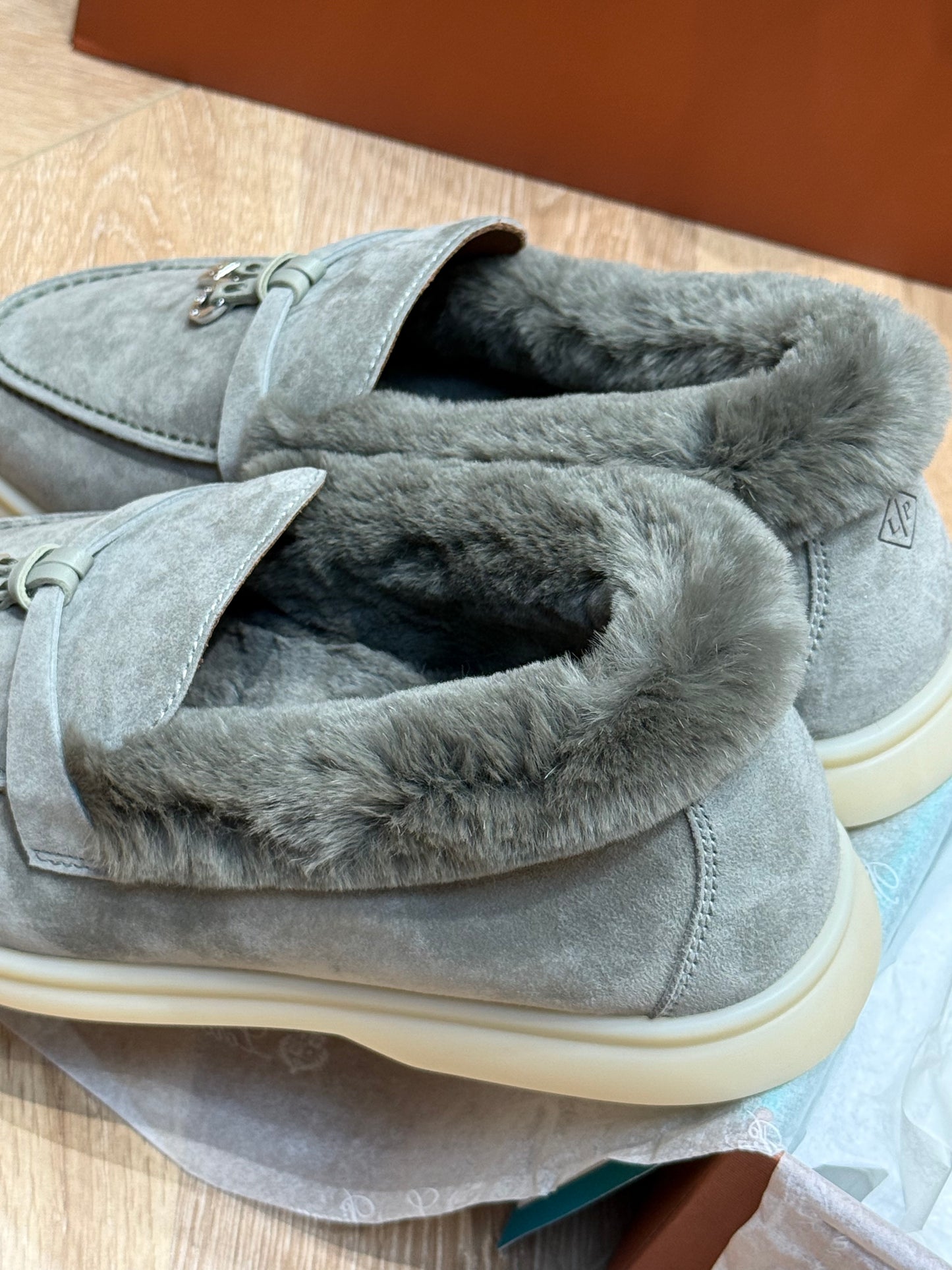 𝐋𝐏 𝐒𝐮𝐦𝐦𝐞𝐫 𝐂𝐡𝐚𝐫𝐦𝐬 𝐖𝐚𝐥𝐤